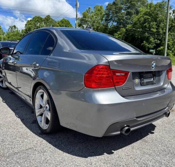 2011 BMW 3 Series 335i xDrive - Image 7