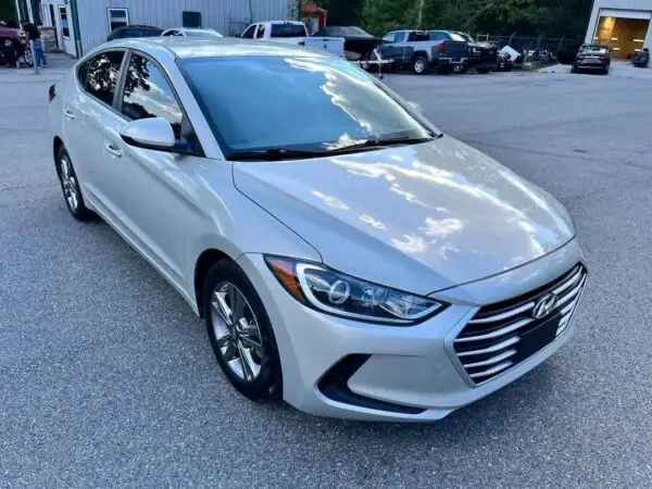 2018 Hyundai Elantra SEL - Image 3