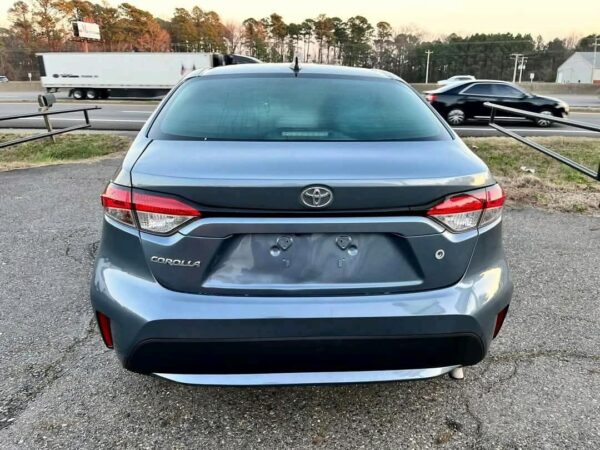 2022 Toyota Corolla LE - Image 8