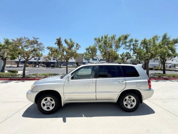 2004 Toyota Highlander SUV - Image 4
