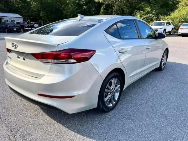 2018 Hyundai Elantra SEL - Image 6