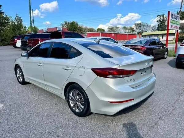 2018 Hyundai Elantra SEL - Image 7