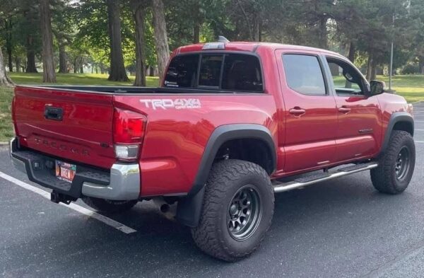 2016 Toyota Tacoma TRD Off-Road Double Cab 4x4 - Image 2