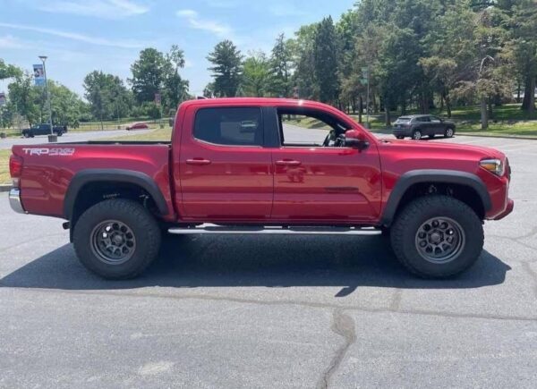 2016 Toyota Tacoma TRD Off-Road Double Cab 4x4 - Image 7