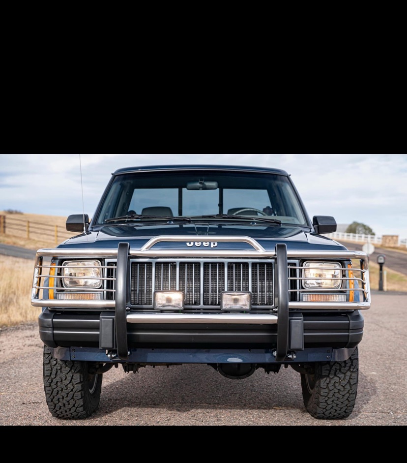 1988 Jeep Comanche Pioneer 4x4 - Image 2