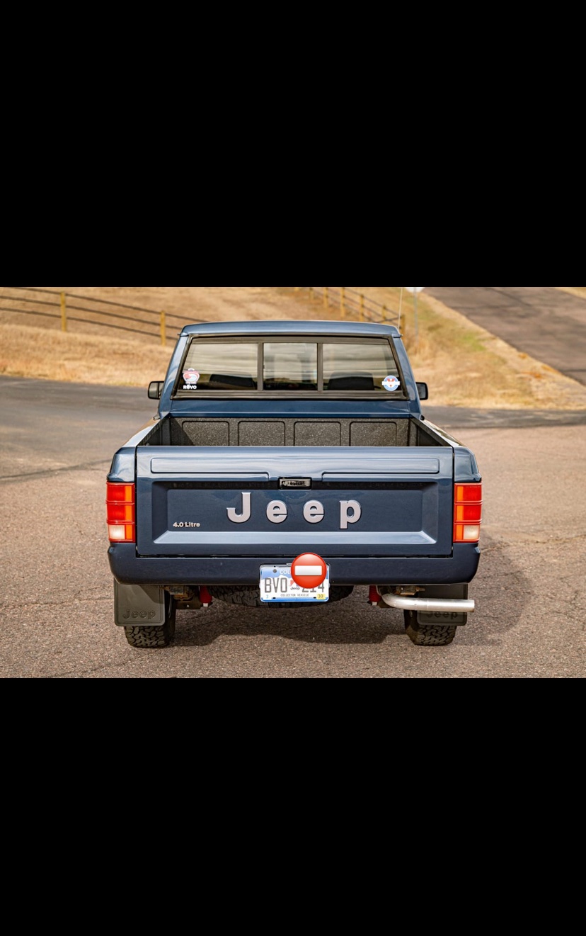 1988 Jeep Comanche Pioneer 4x4 - Image 11
